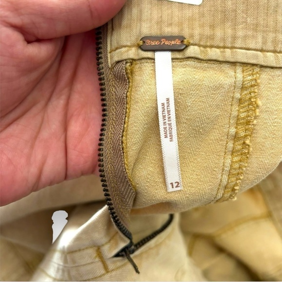 Free People Mini Skirt in “Gold Dust” Color with Front Pockets - Size 12 - Picture 7 of 9